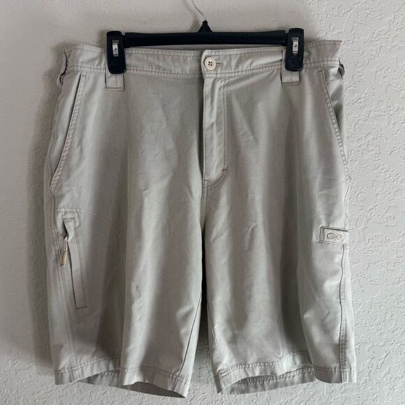LG Other - GameGuard Men's Gray Outdoor/Travel Shorts Size L